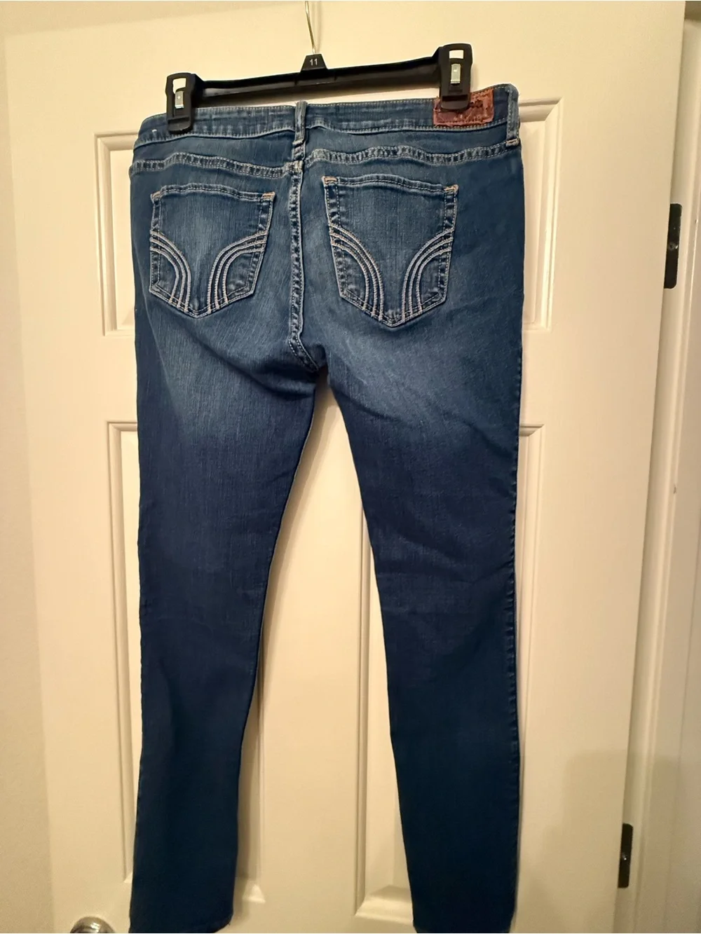 Hollister Women's Skinny Jeans in Medium Blue Wash